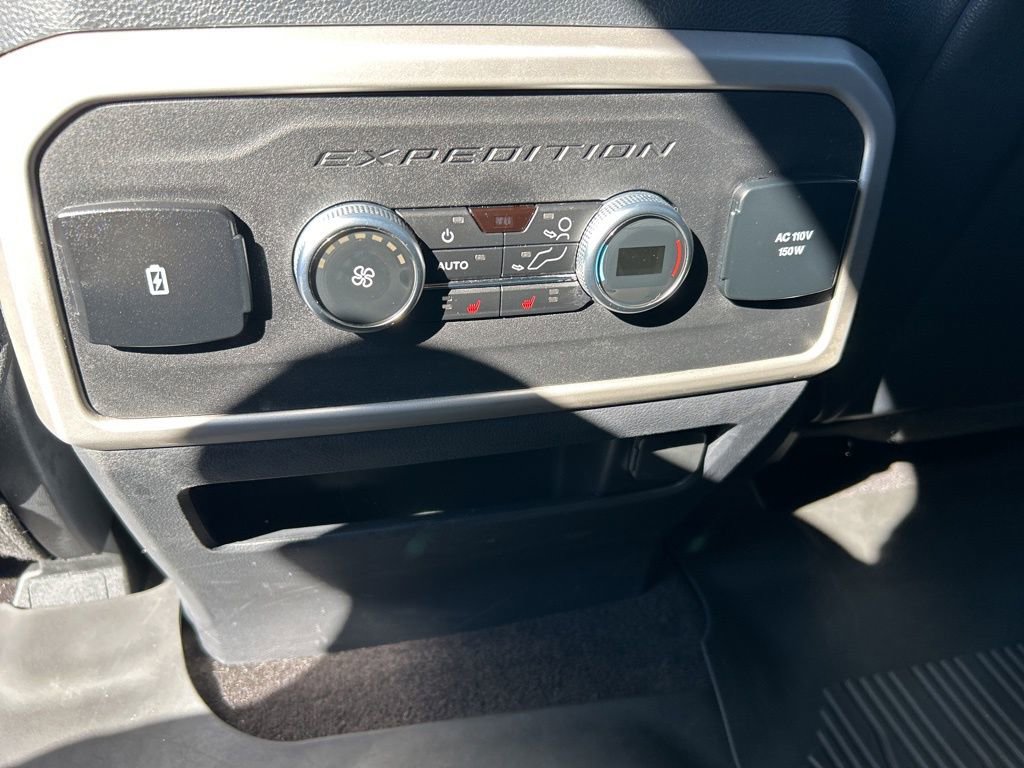 Used 2023 Ford Expedition Limited image 31