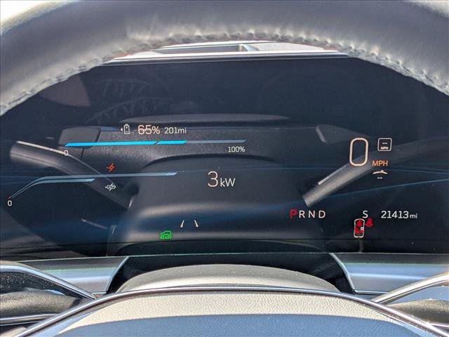 Used 2024 Cadillac Lyriq Luxury AWD/4WD image 10