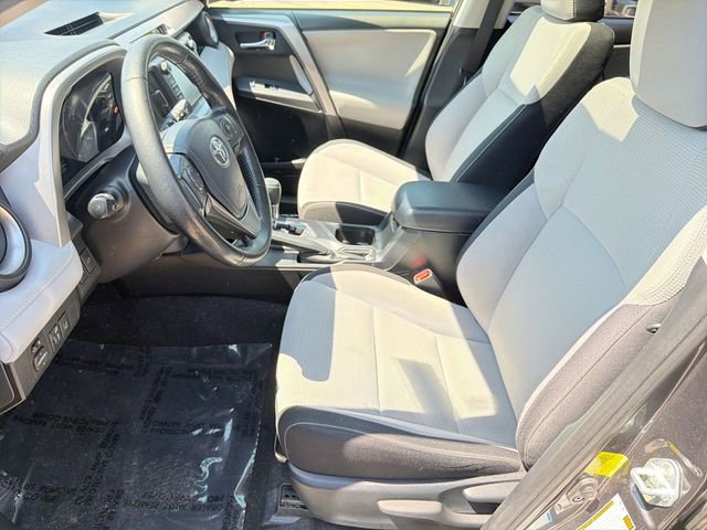 Used 2017 Toyota RAV4 XLE AWD/4WD image 15