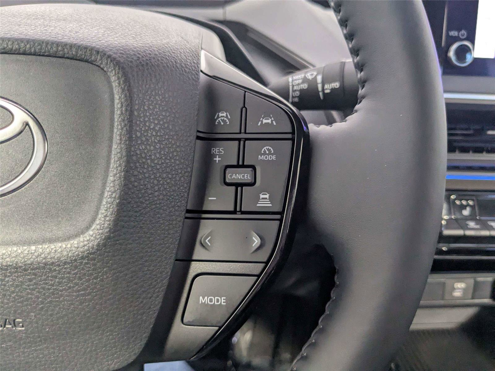 Used 2023 Toyota Prius XLE FWD image 20