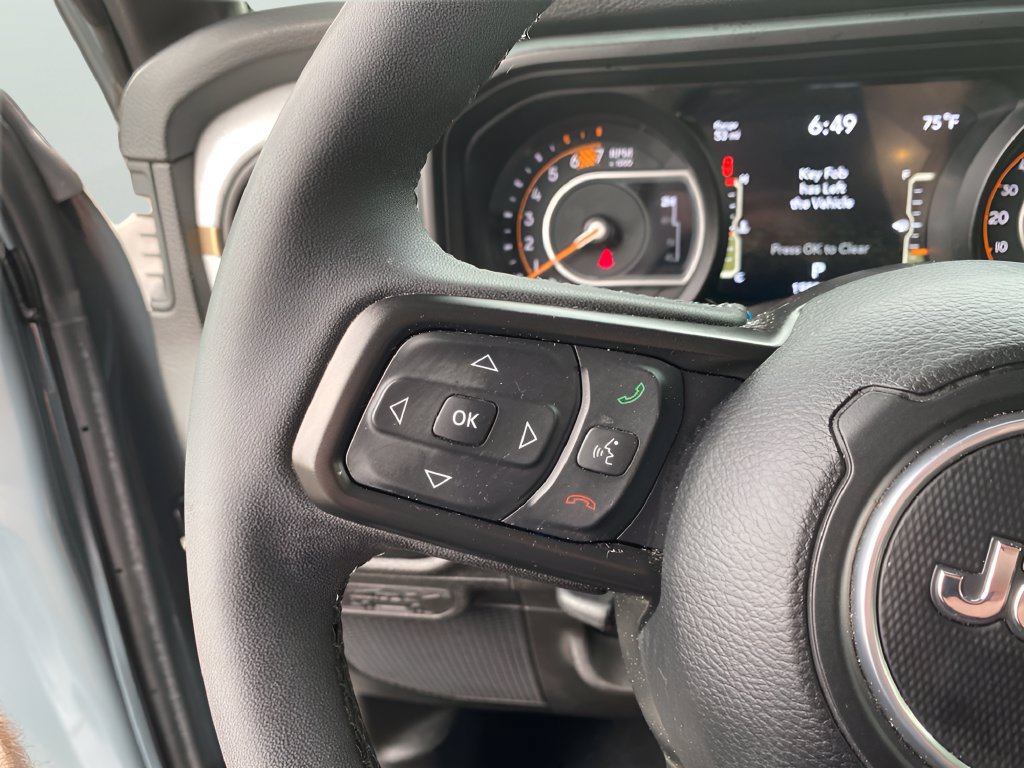 Used 2025 Jeep Wrangler Sport AWD/4WD image 22
