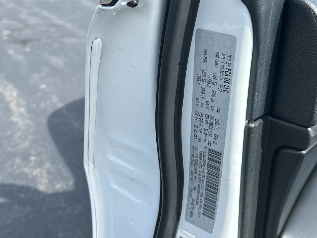 Used 2017 Jeep Grand Cherokee Limited image 11