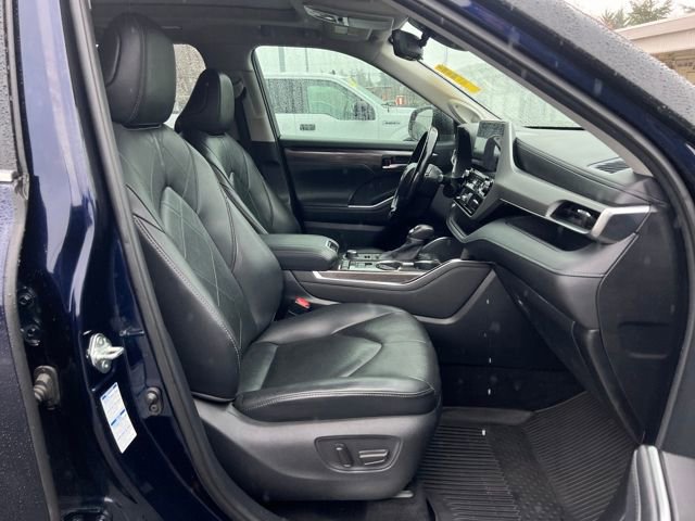 Used 2020 Toyota Highlander Platinum image 11