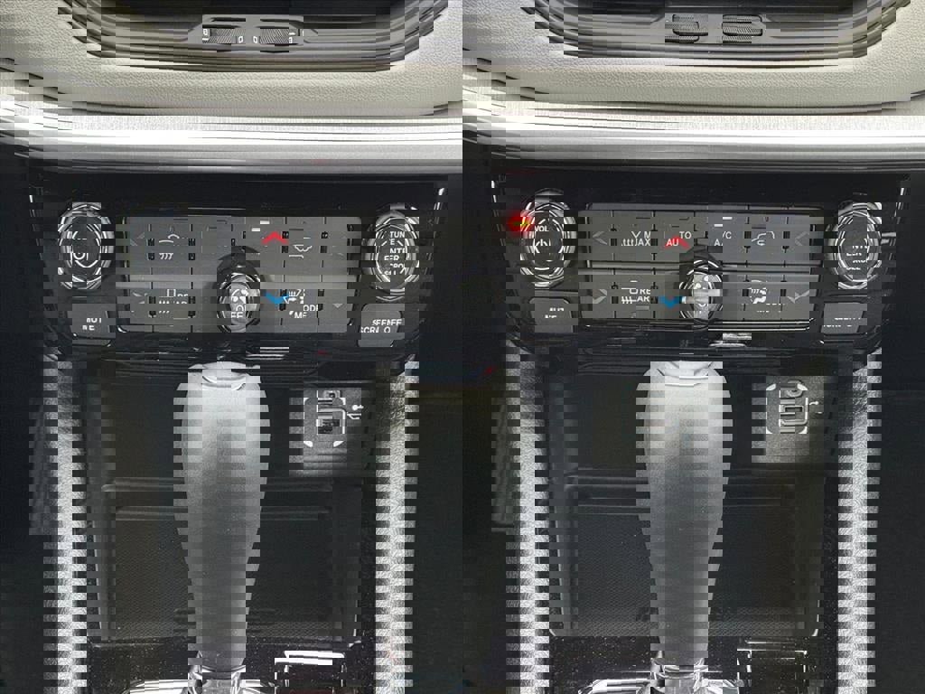 New 2026 Jeep Compass Limited w/ Sun, Sound & Navigation Group image 17