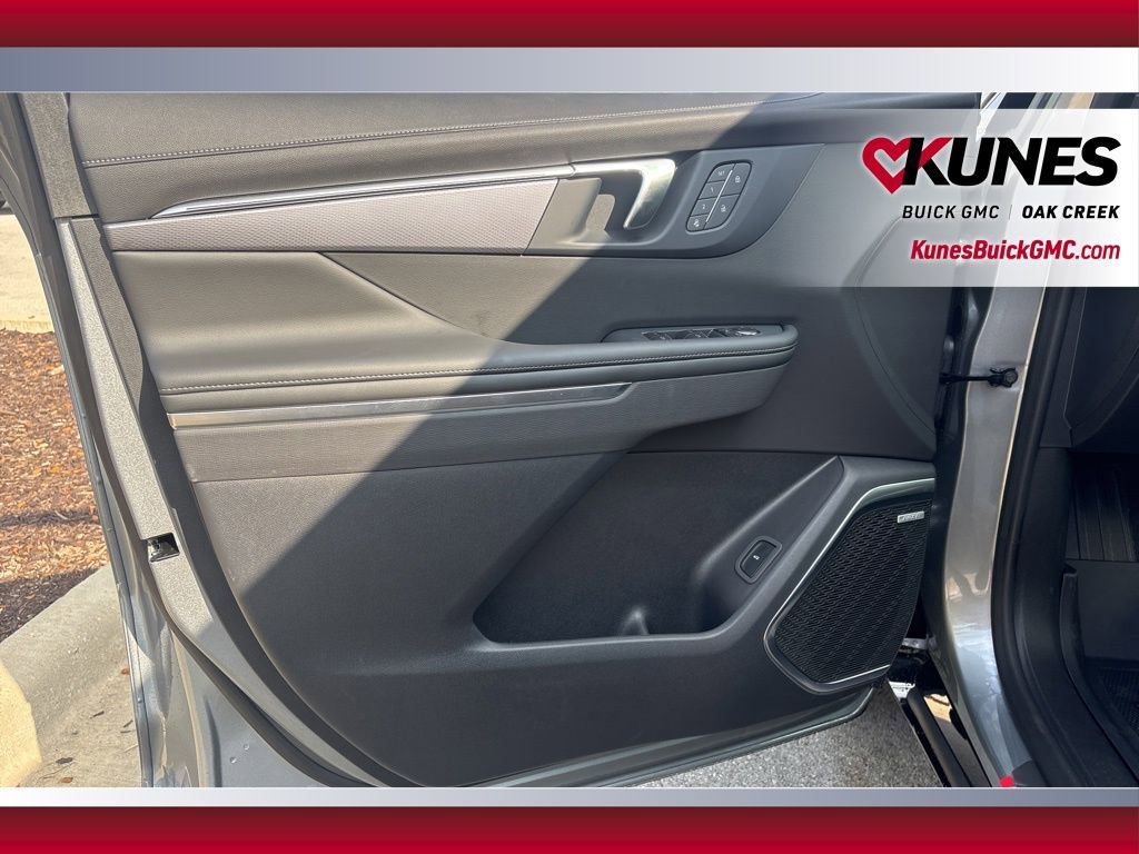 New 2026 Buick Enclave Sport Touring w/ Power Package image 9