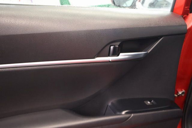 Certified 2020 Toyota Camry SE image 29