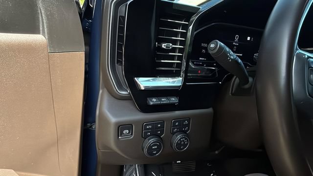 Used 2025 Chevrolet Silverado 2500 LTZ w/ LTZ Premium Package AWD/4WD image 22