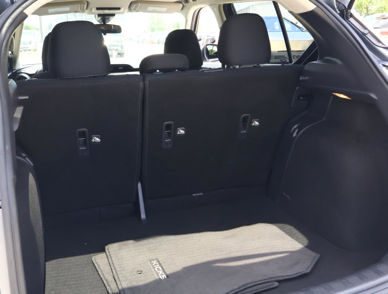 Used 2022 Nissan Kicks S FWD image 19