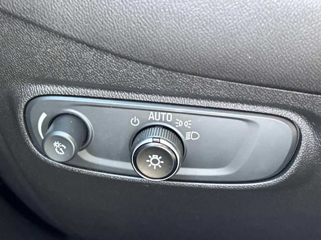 Used 2024 Chevrolet Equinox LT FWD image 29