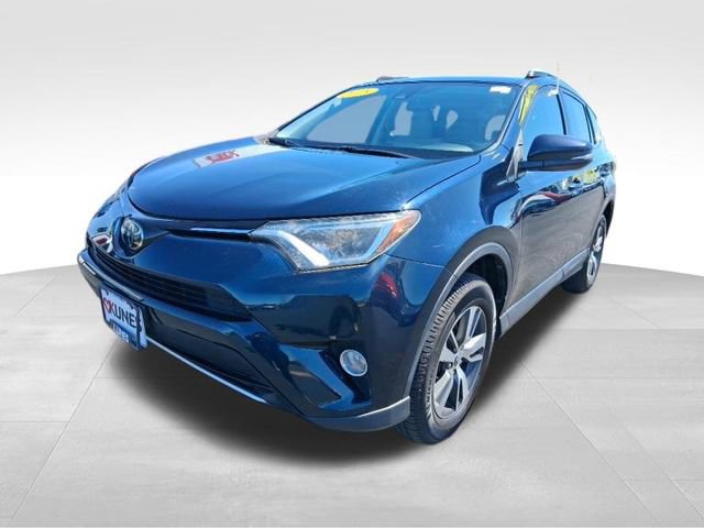 Used 2018 Toyota RAV4 XLE AWD/4WD image 4