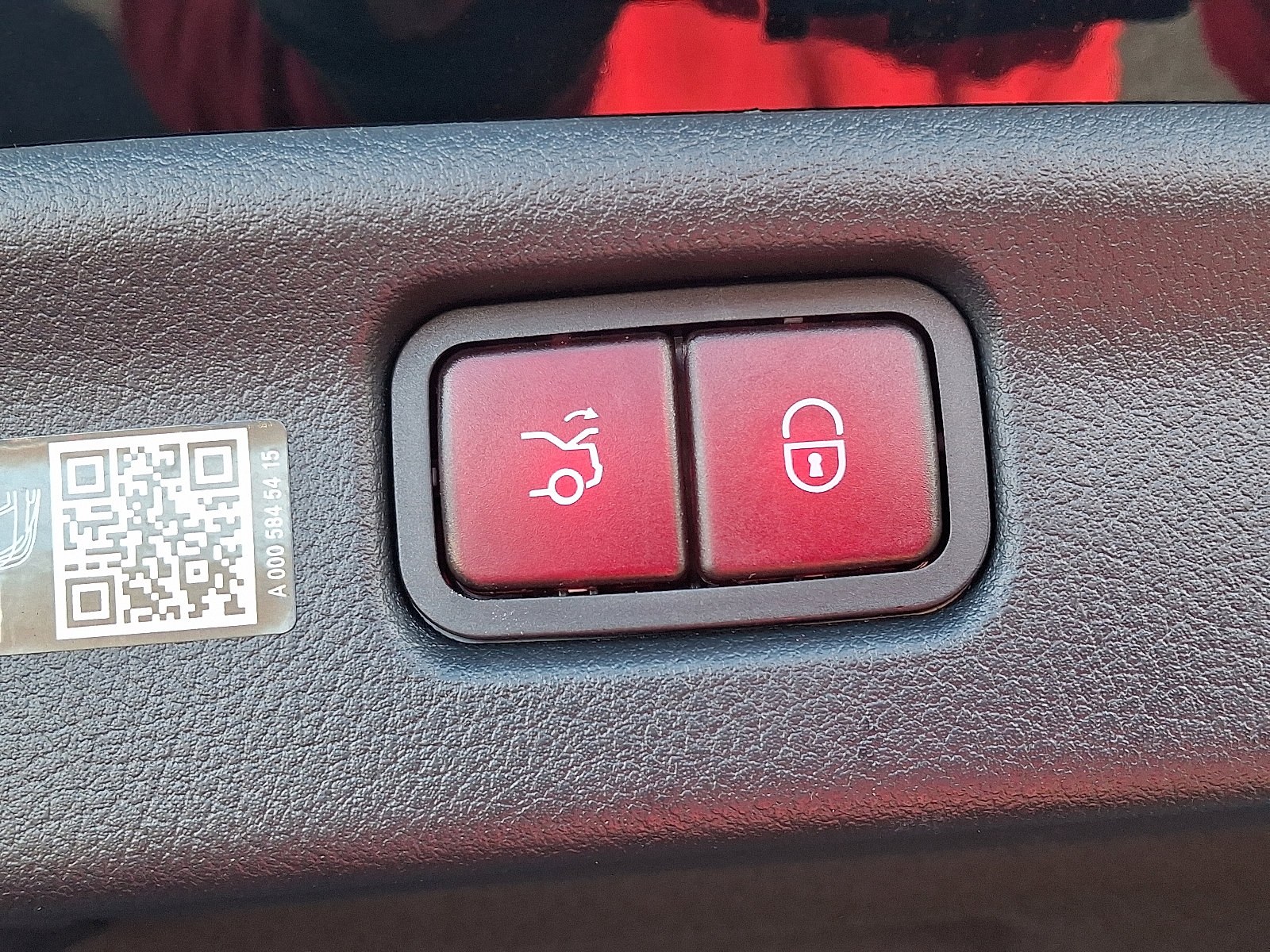 Certified 2025 Mercedes-Benz C 300 4MATIC Sedan image 29