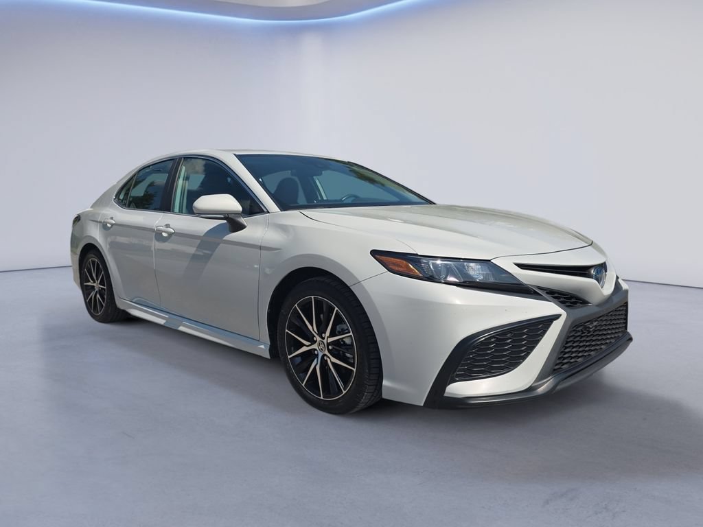 Used 2024 Toyota Camry SE FWD image 8