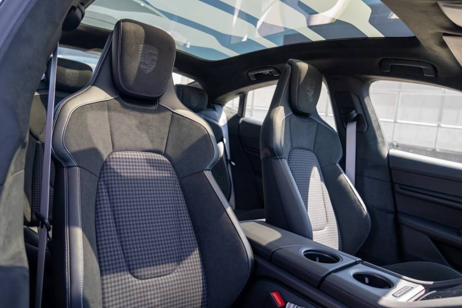 New 2026 Porsche Taycan 4S AWD/4WD image 27