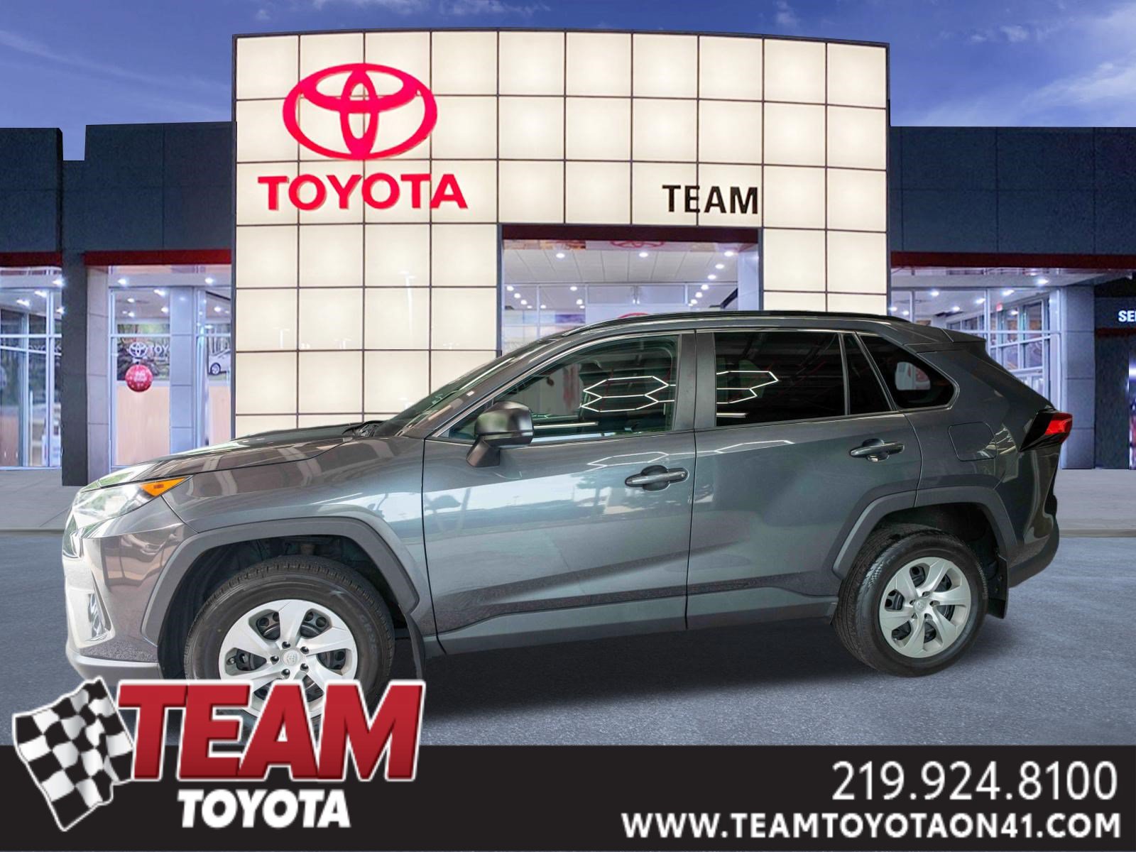 Used 2019 Toyota RAV4 LE w/ Carpet Mat Package FWD image 1