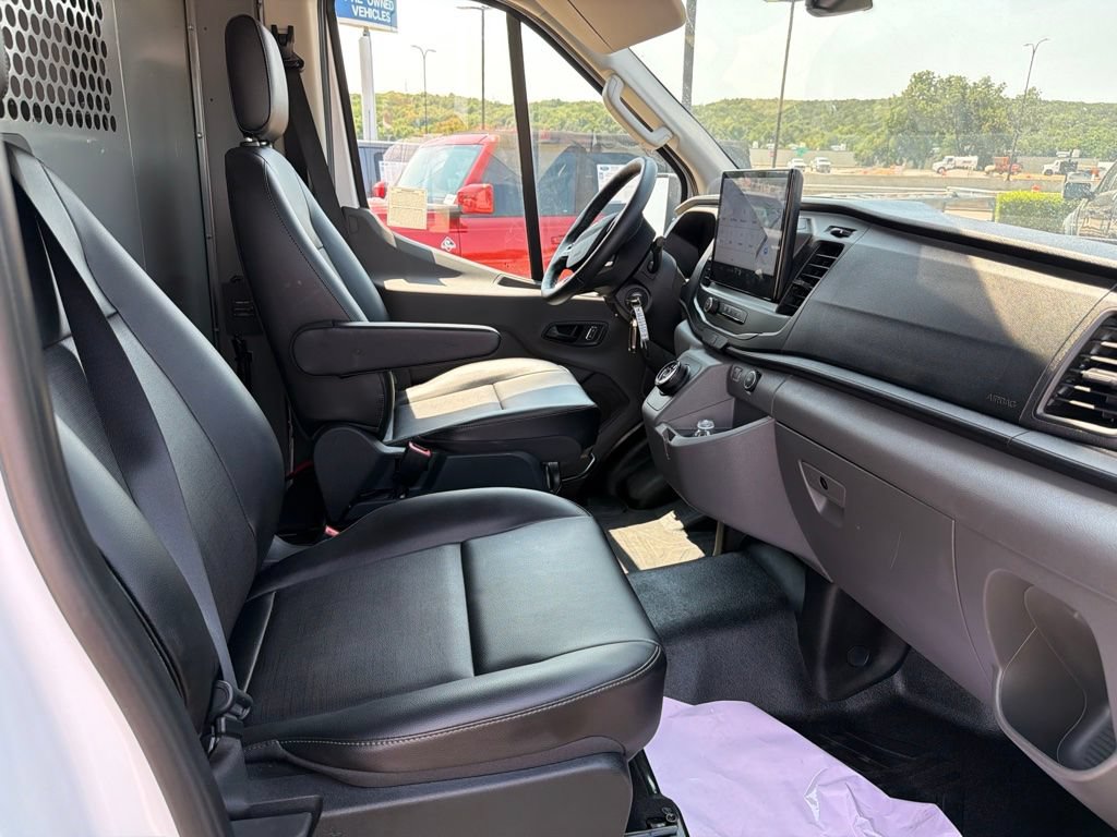 Used 2023 Ford E-Transit Medium Roof RWD image 9