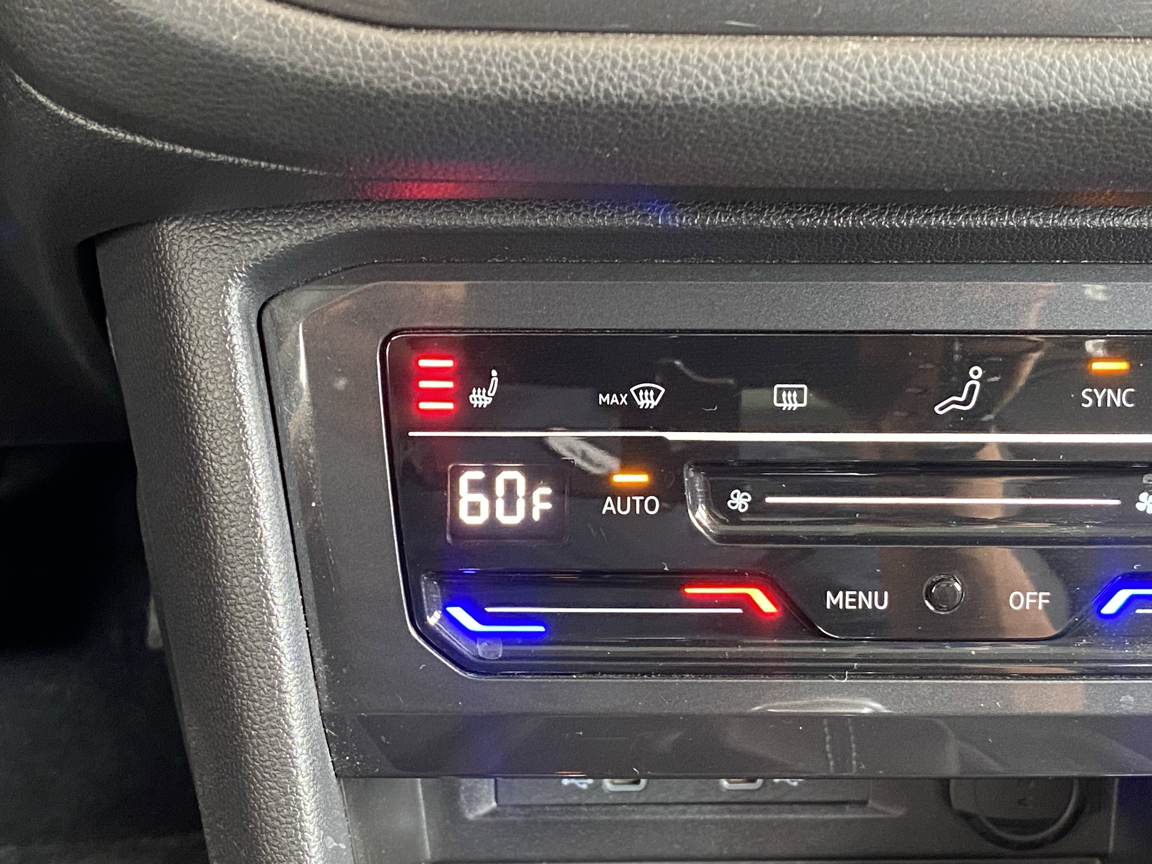 Used 2022 Volkswagen Tiguan SE w/ Panoramic Sunroof Package image 14