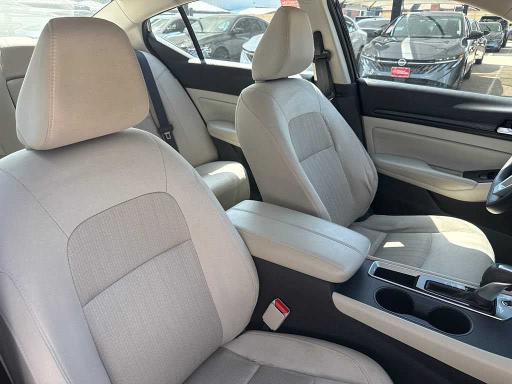 Certified 2025 Nissan Altima 2.5 SV FWD image 21