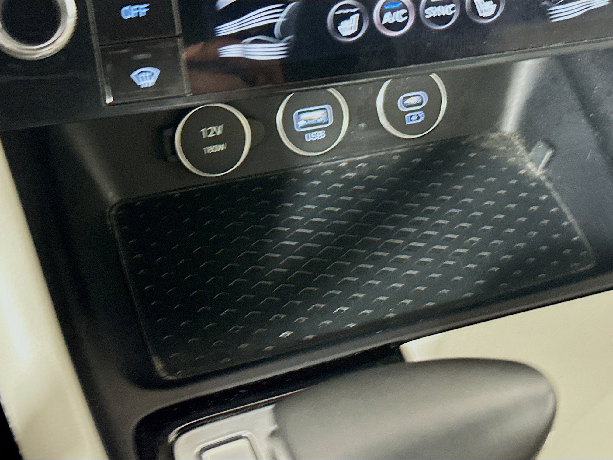 Used 2025 Genesis G70 2.5T RWD image 26