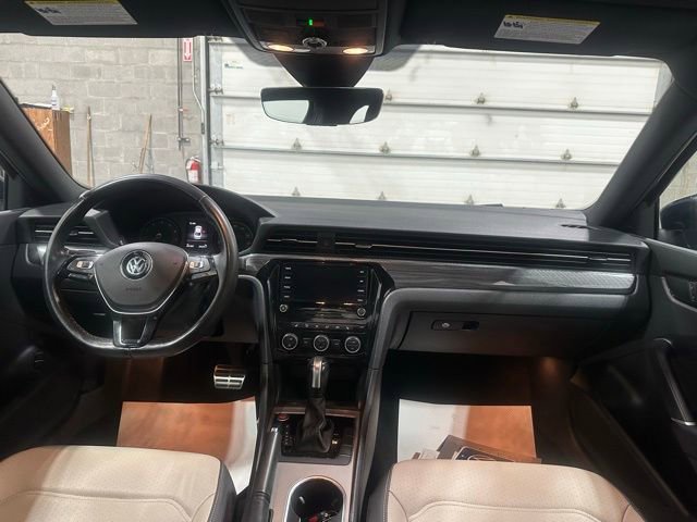 Used 2022 Volkswagen Passat 2.0T R-Line image 17