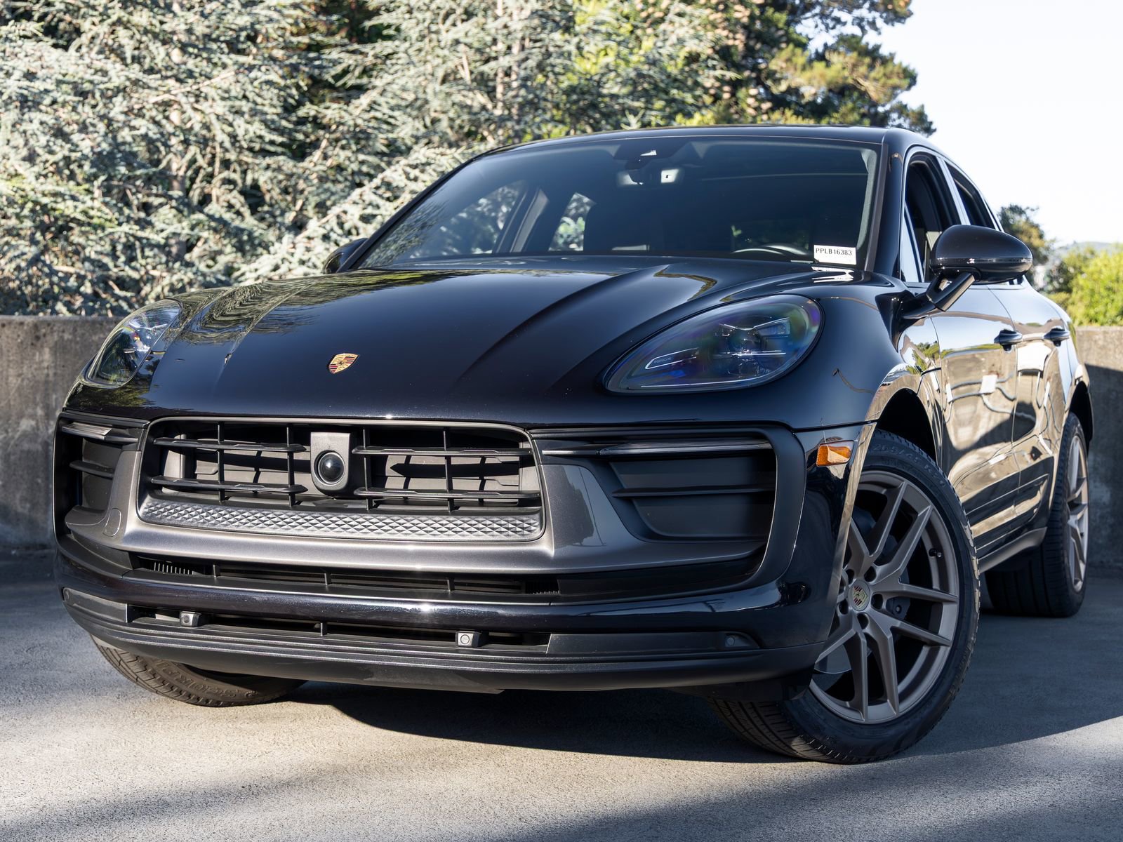 Certified 2023 Porsche Macan Turbo AWD/4WD image 7