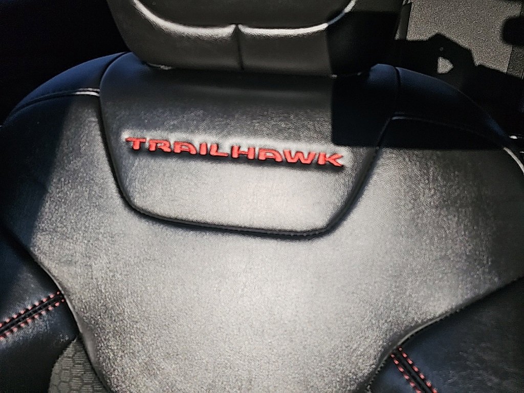 Used 2019 Jeep Cherokee Trailhawk w/ Comfort/Convenience Group image 37