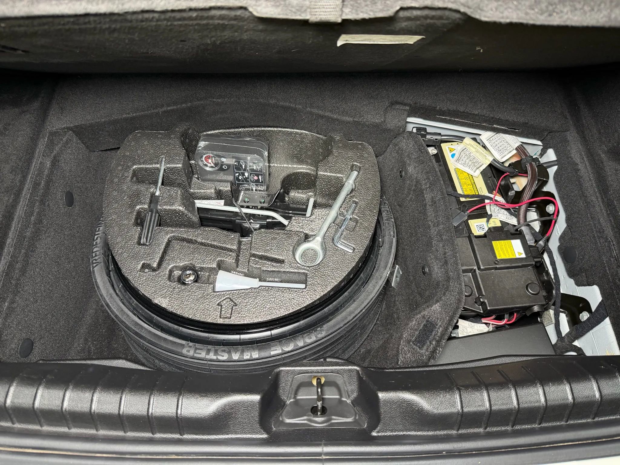 Used 2018 Maserati Ghibli S image 16