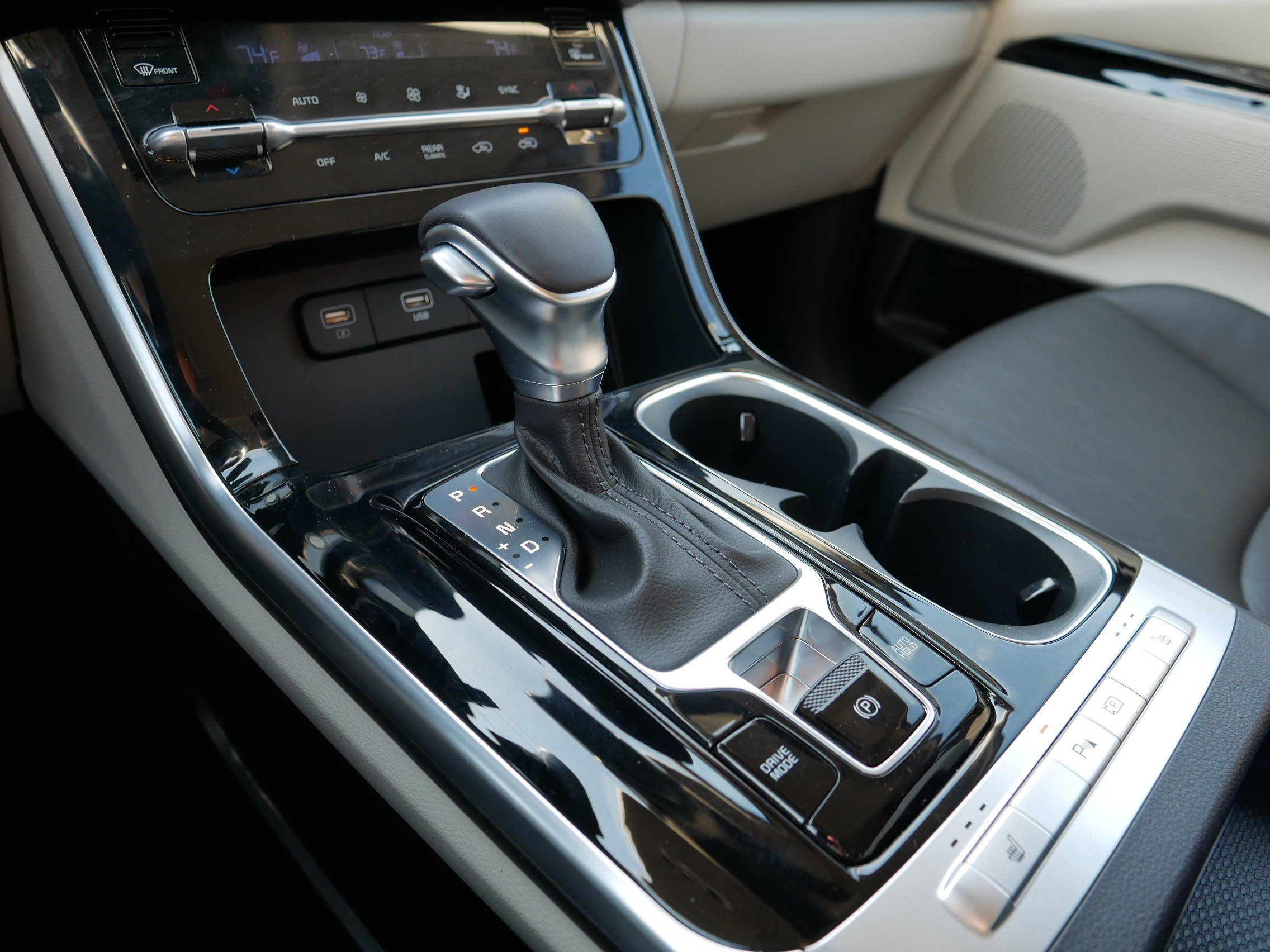 Certified 2024 Kia Carnival EX image 24