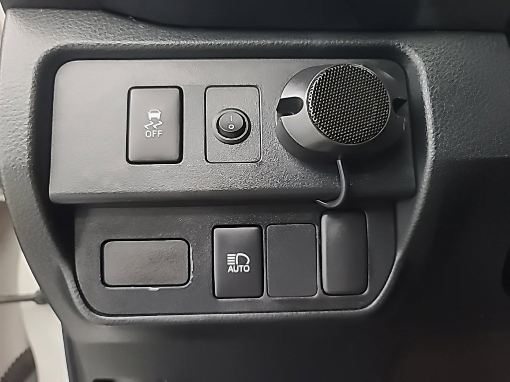 Used 2023 Toyota Tacoma SR w/ SR Convenience Package RWD image 23