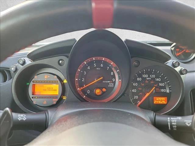 Used 2020 Nissan 370Z NISMO RWD image 10