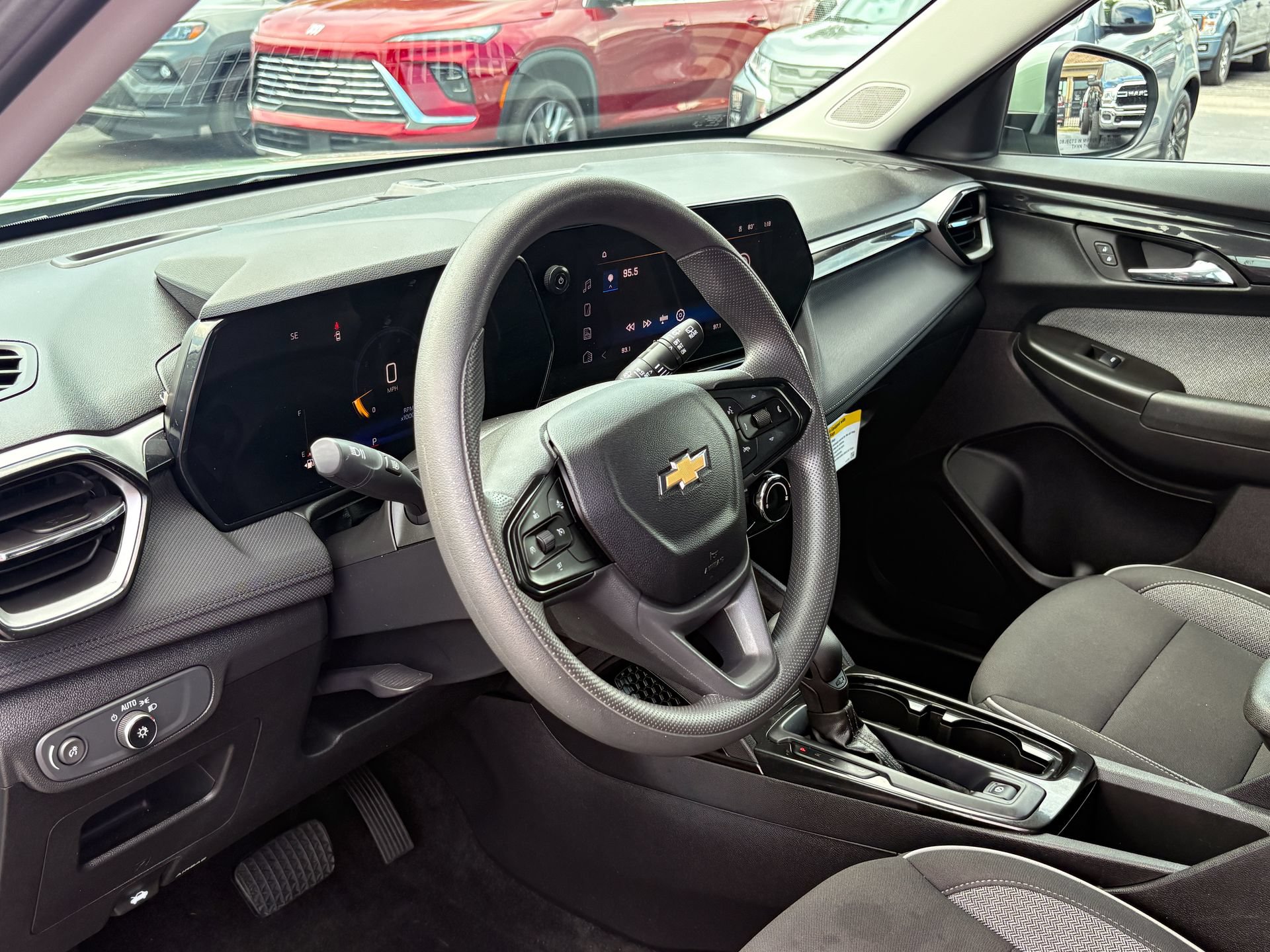 Used 2026 Chevrolet TrailBlazer LT FWD image 6