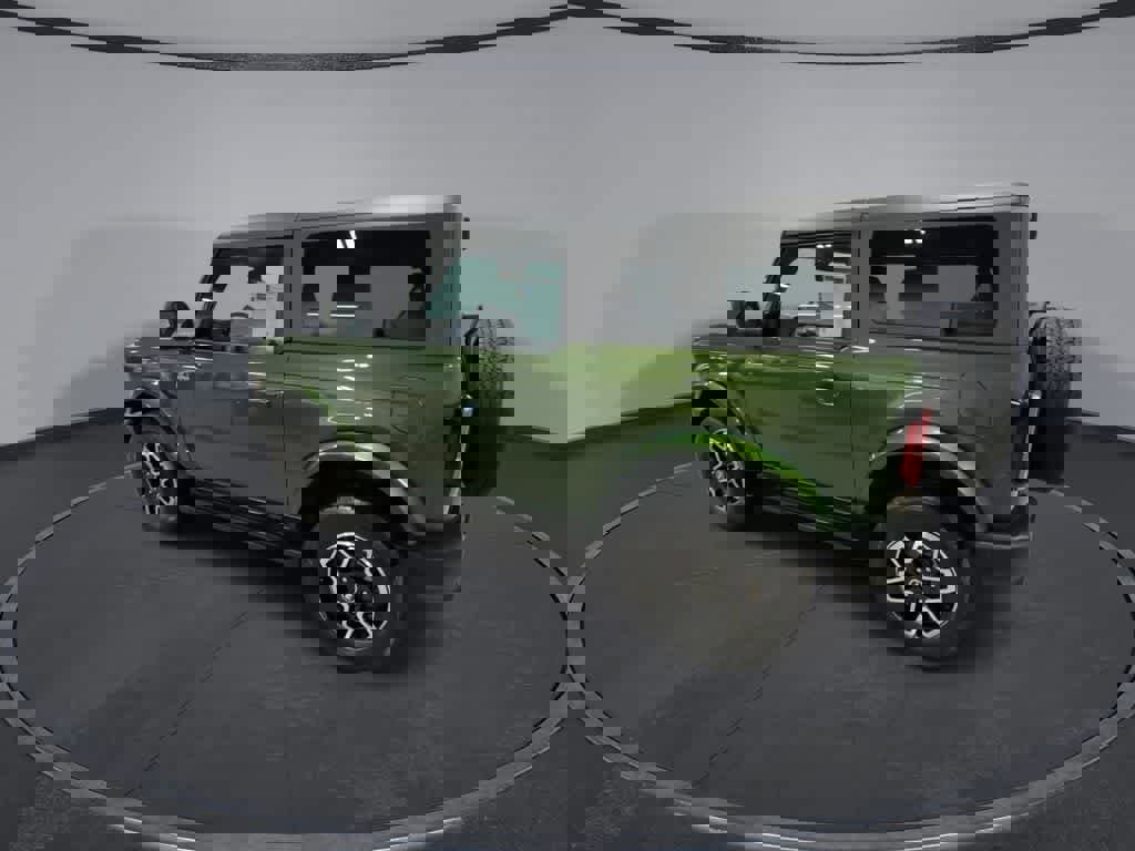Used 2023 Ford Bronco Outer Banks image 6