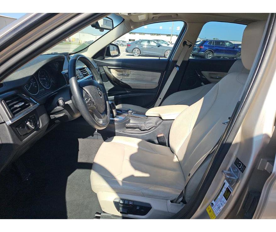 Used 2015 BMW 320i Sedan RWD image 7