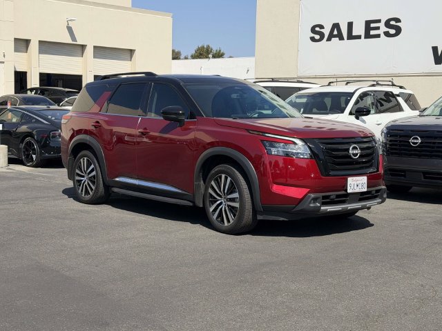 Certified 2024 Nissan Pathfinder Platinum w/ Lighting Package (N93) FWD image 34