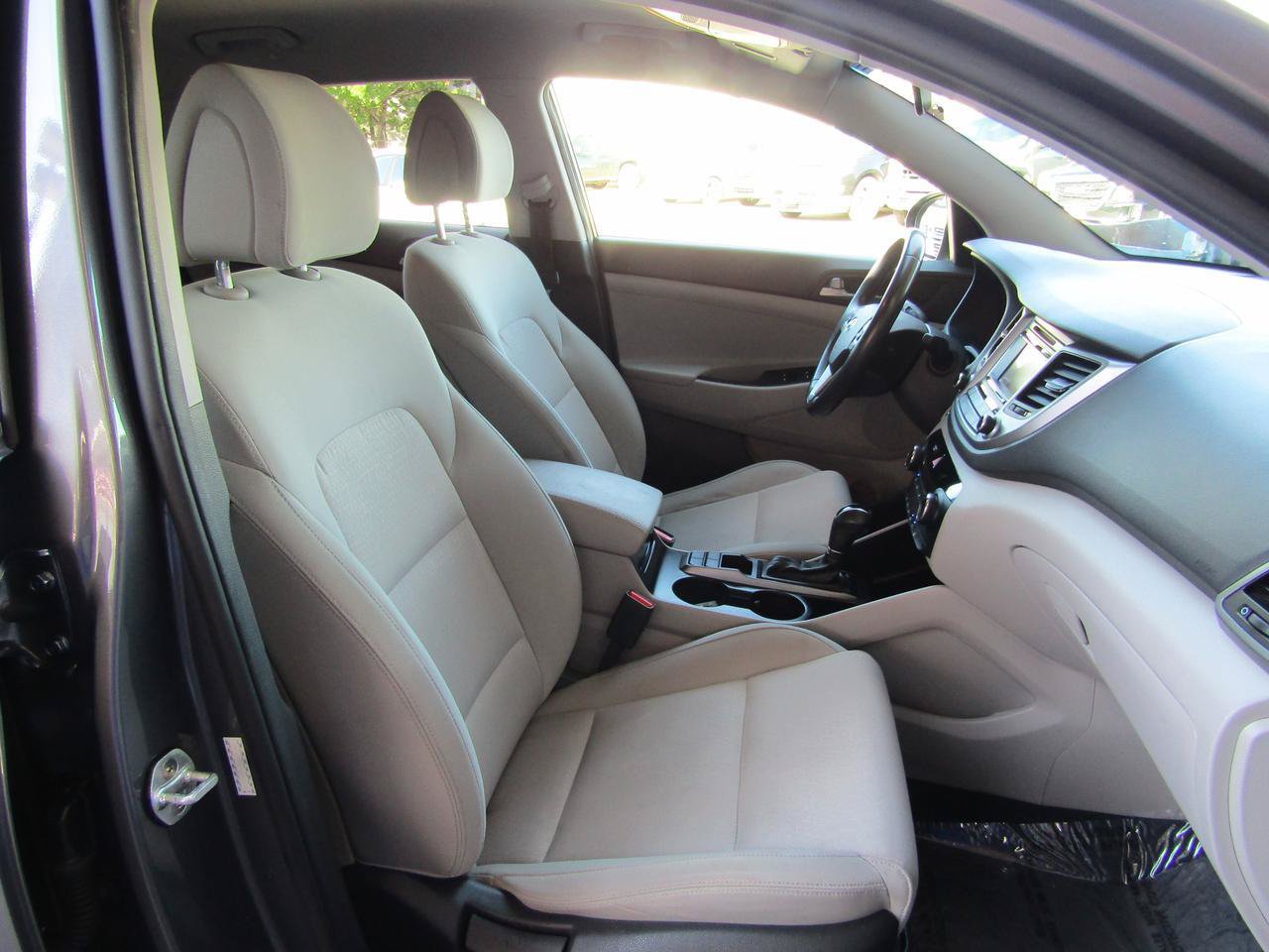 Used 2017 Hyundai Tucson Sport AWD/4WD image 11