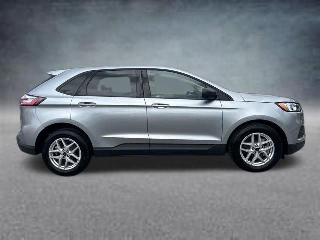 Used 2024 Ford Edge SE image 7
