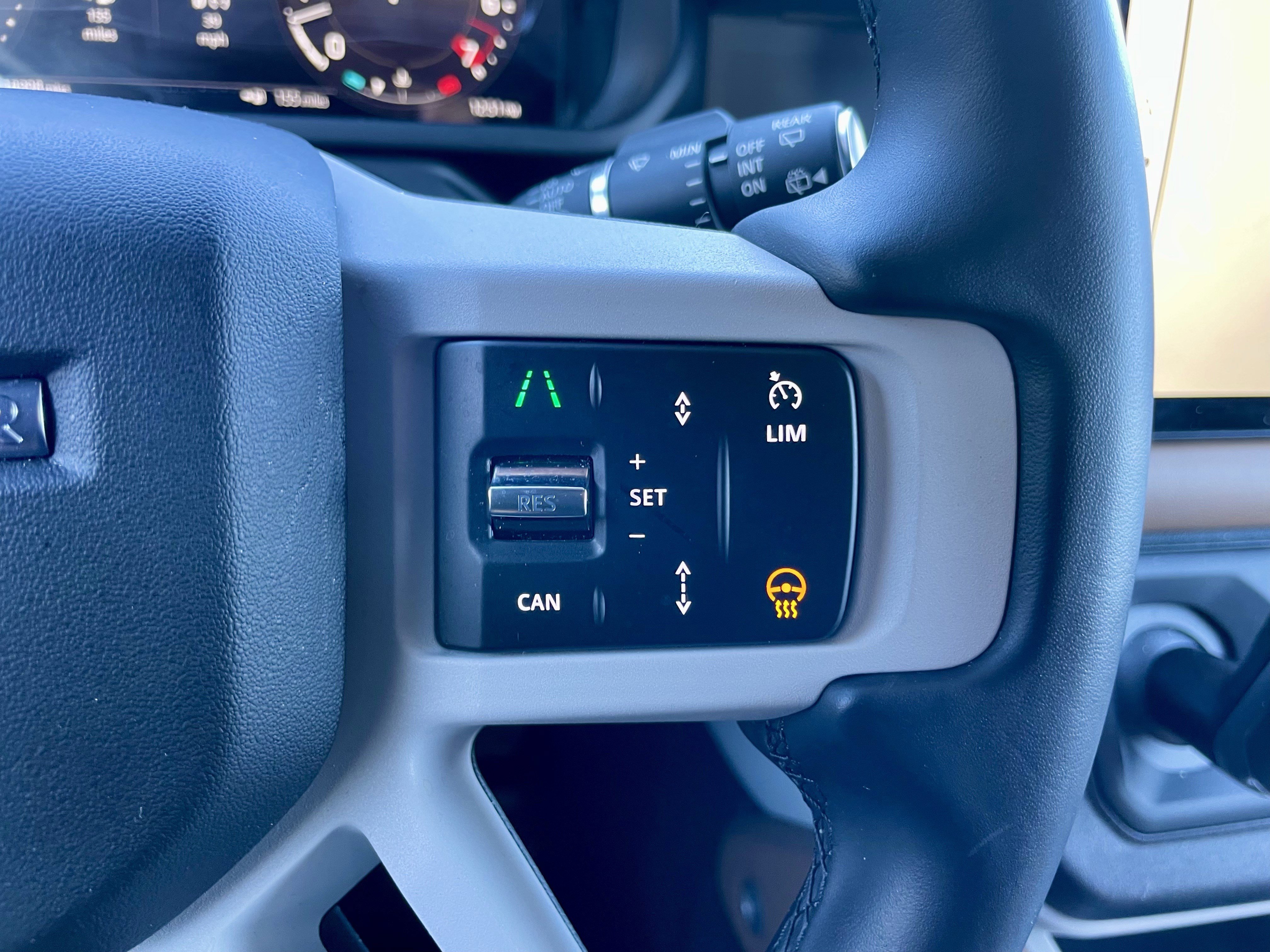 Certified 2025 Land Rover Defender 110 X-Dynamic SE image 22