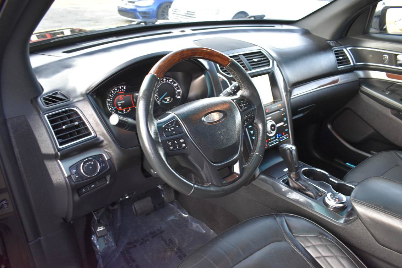 Used 2019 Ford Explorer Platinum AWD/4WD image 10