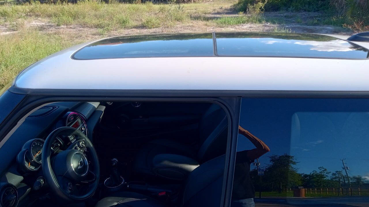 Used 2015 MINI Cooper 2-Door Hardtop image 17