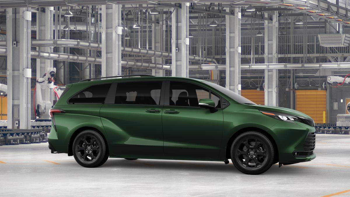 New 2026 Toyota Sienna XLE Woodland Edition AWD/4WD image 13