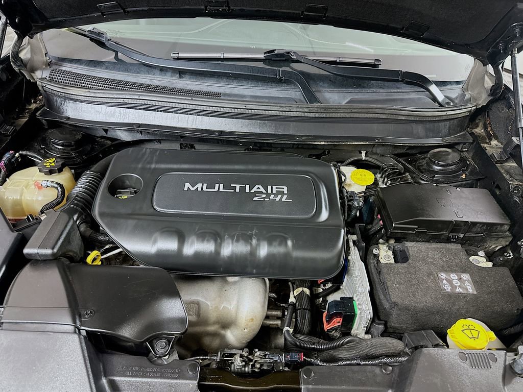 Used 2017 Jeep Cherokee Latitude w/ Cold Weather Group image 27