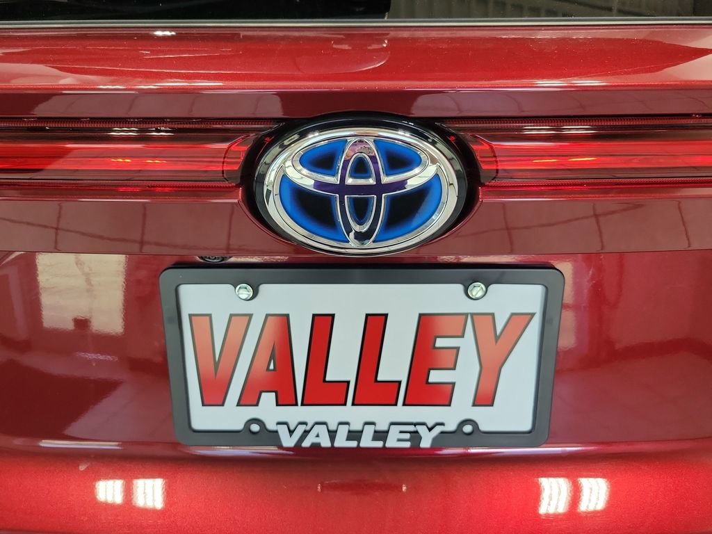 Used 2023 Toyota Venza XLE AWD/4WD image 16