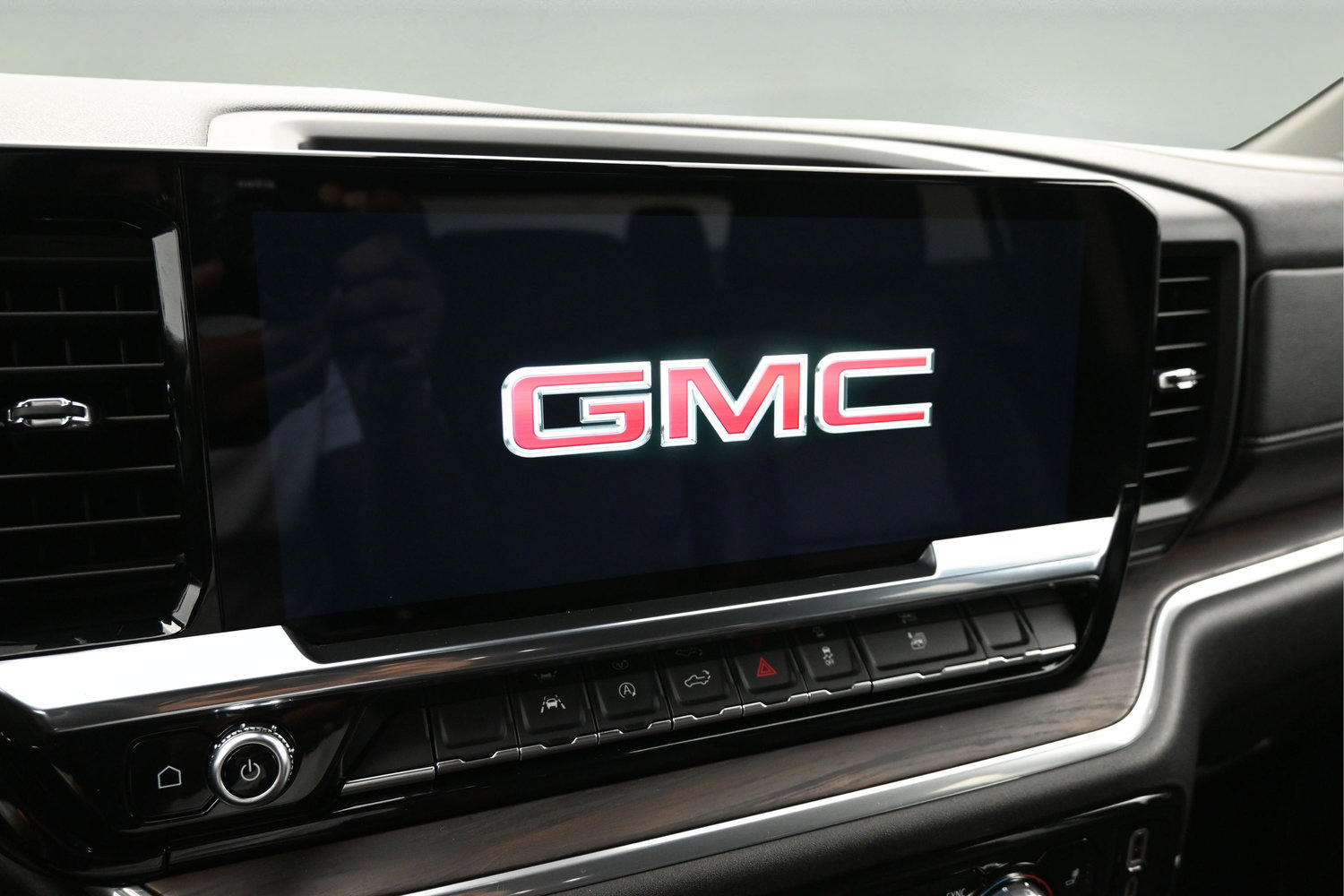 Used 2025 GMC Sierra 1500 SLT RWD image 25
