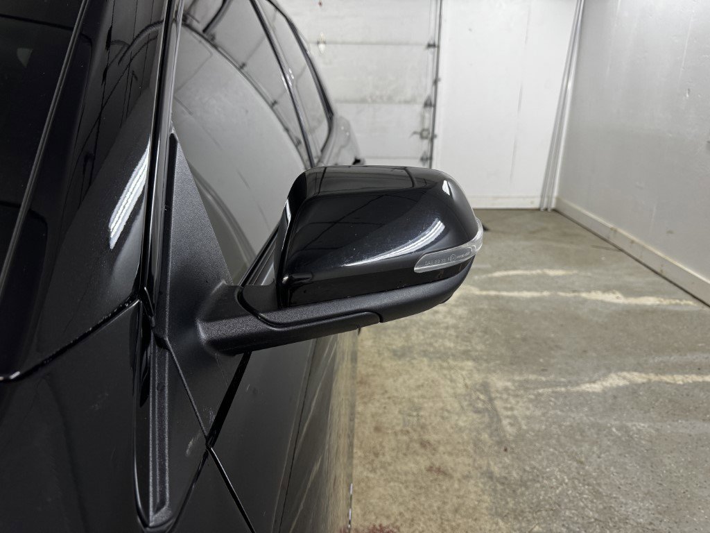 Used 2024 Chevrolet Traverse RS w/ LPO, Floor Liner Package AWD/4WD image 13
