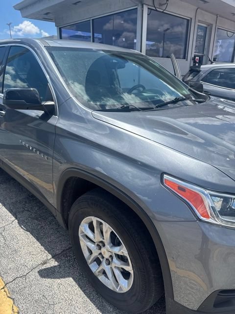 Used 2021 Chevrolet Traverse LS FWD image 2