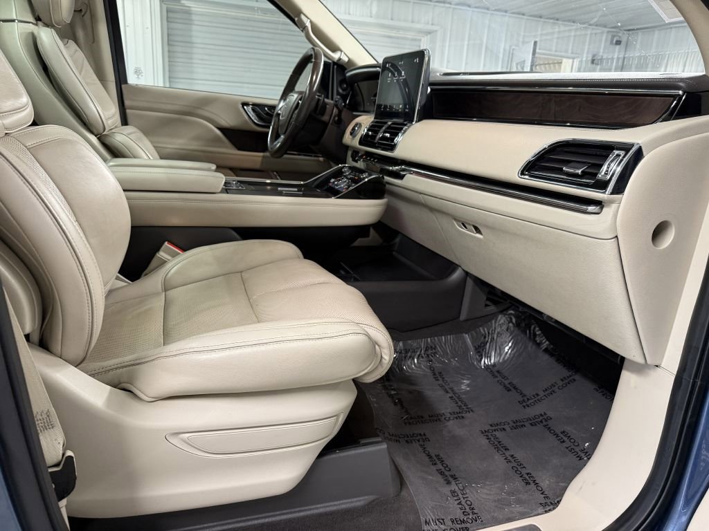 Used 2018 Lincoln Navigator L Reserve w/ Technology Package image 38