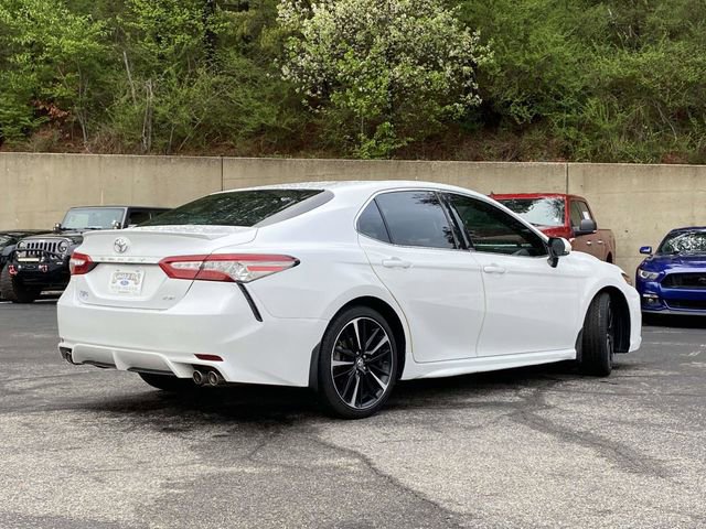 Used 2018 Toyota Camry XSE image 3