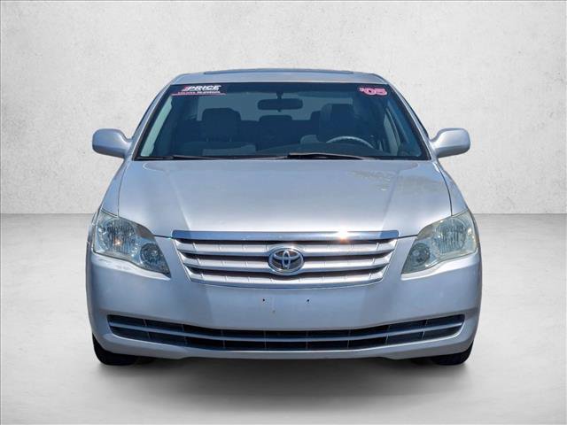 Used 2005 Toyota Avalon XL FWD video 2