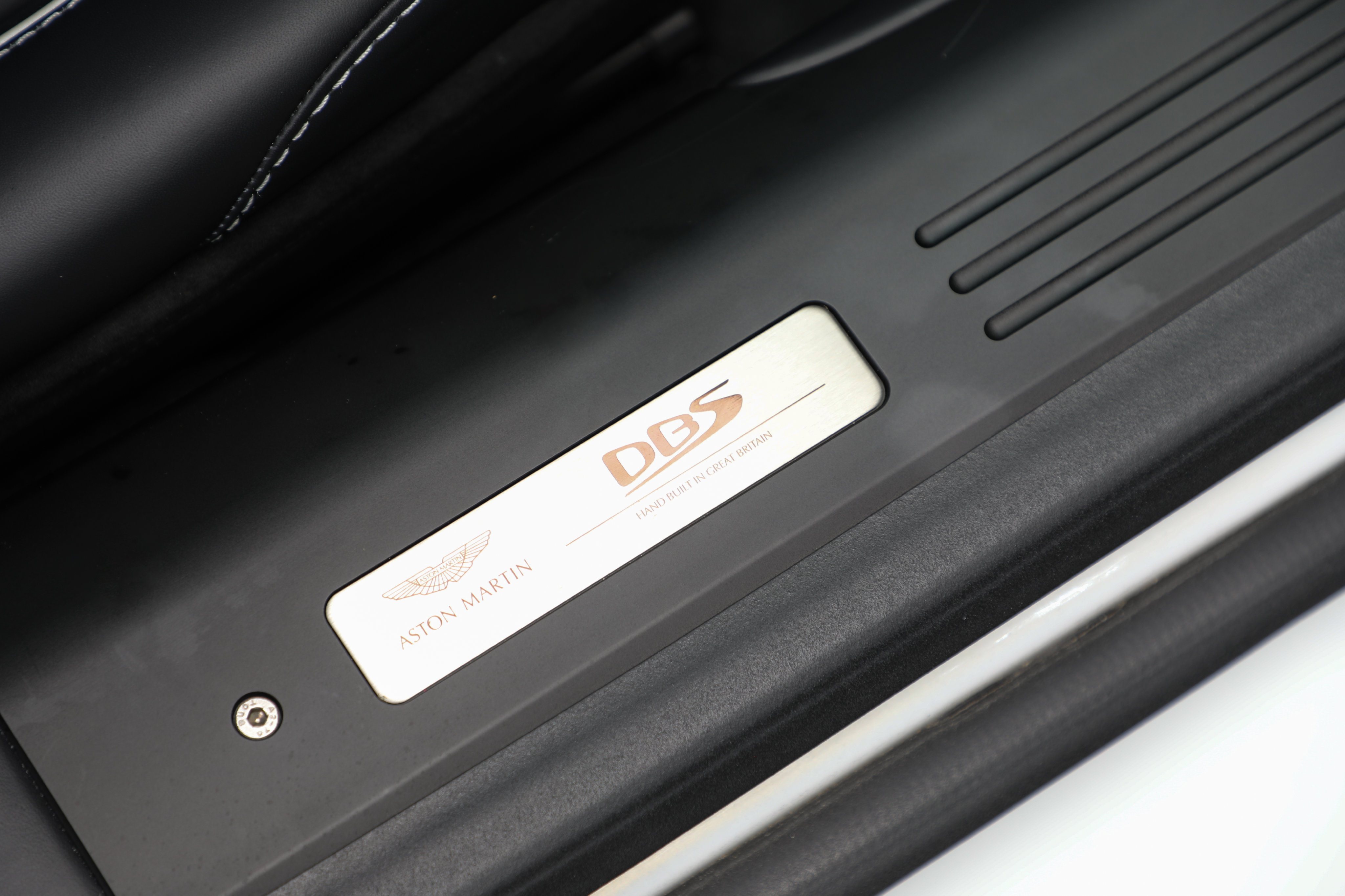 Used 2023 Aston Martin DBS Coupe RWD image 18