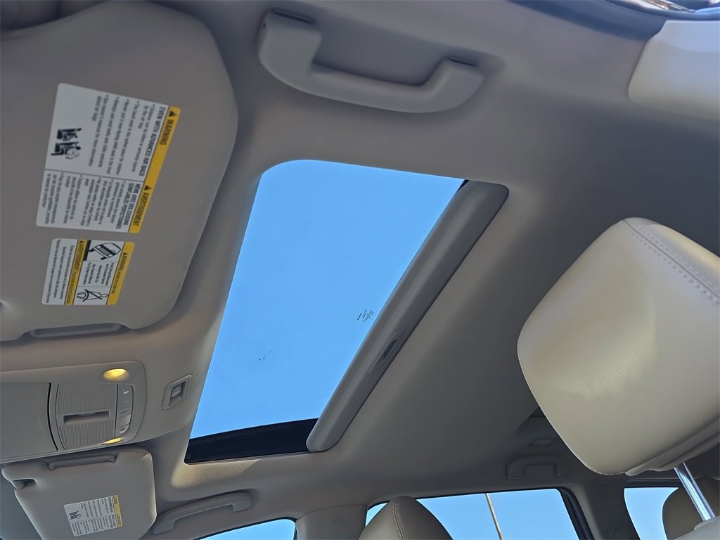 Used 2015 Nissan Pathfinder Platinum image 30