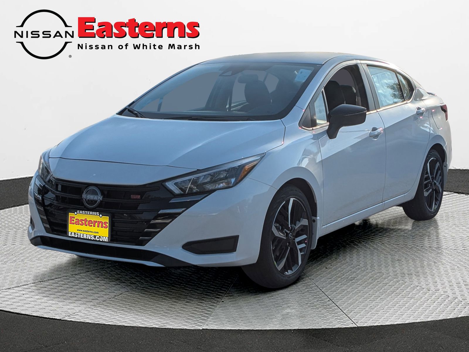 New 2025 Nissan Versa SR w/ Trunk Package image 1